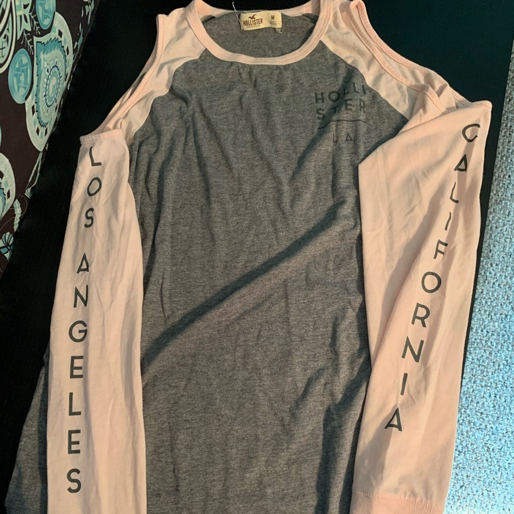Size M Open Shoulder Hollister Long-Sleeve